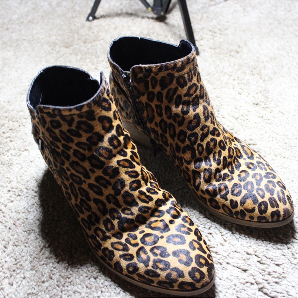 Gianni Bini Womens Torloni Calf Hair Leopard Print Side Zip Size 9M Ankle Bootie